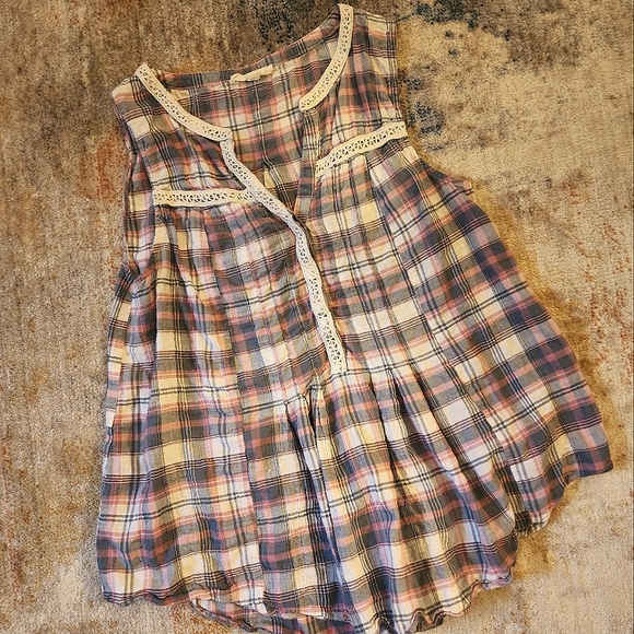 Hem & Thread Sleeveless Baby Doll Top - Picture 1 of 10